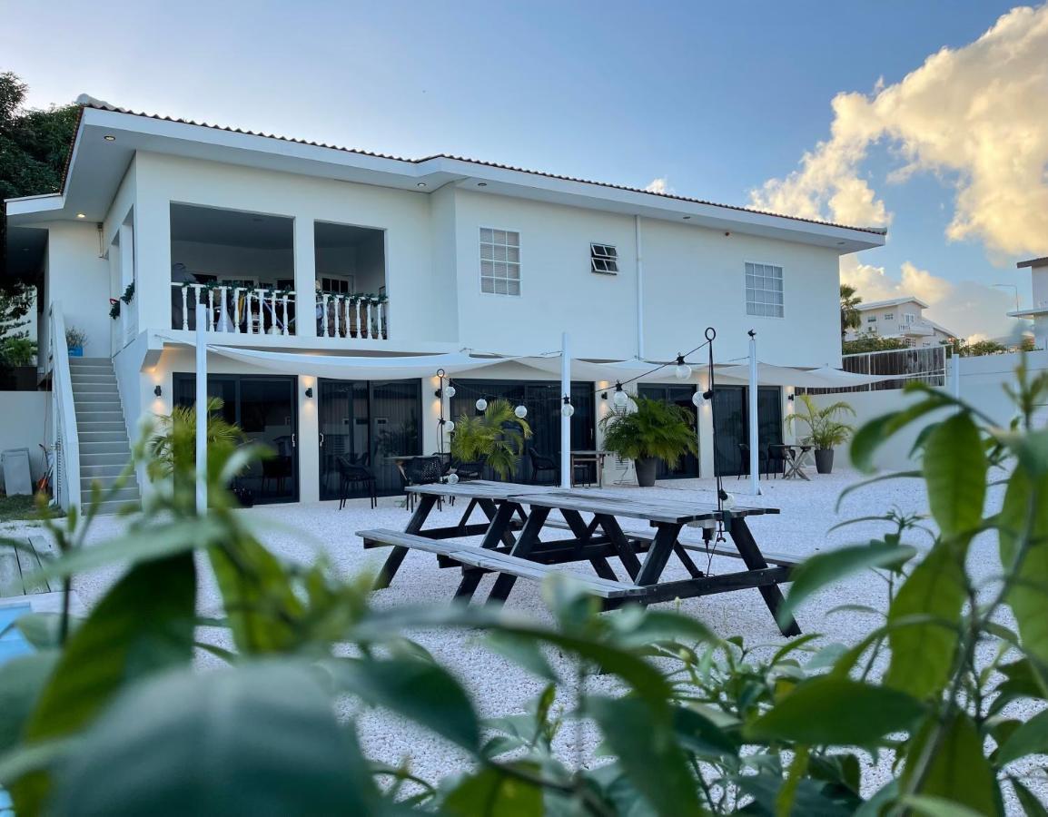 Indigo Apartments & Suites - 'Adults Only' Jan Thiel Exterior photo