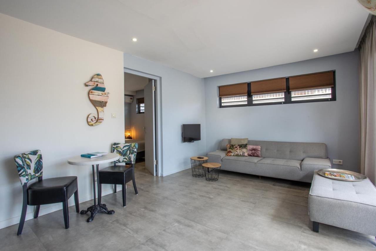 Indigo Apartments & Suites - 'Adults Only' Jan Thiel Exterior photo