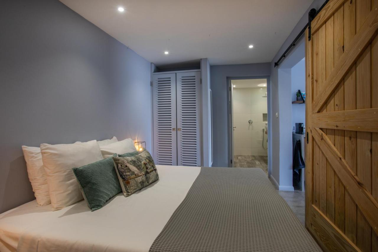 Indigo Apartments & Suites - 'Adults Only' Jan Thiel Exterior photo